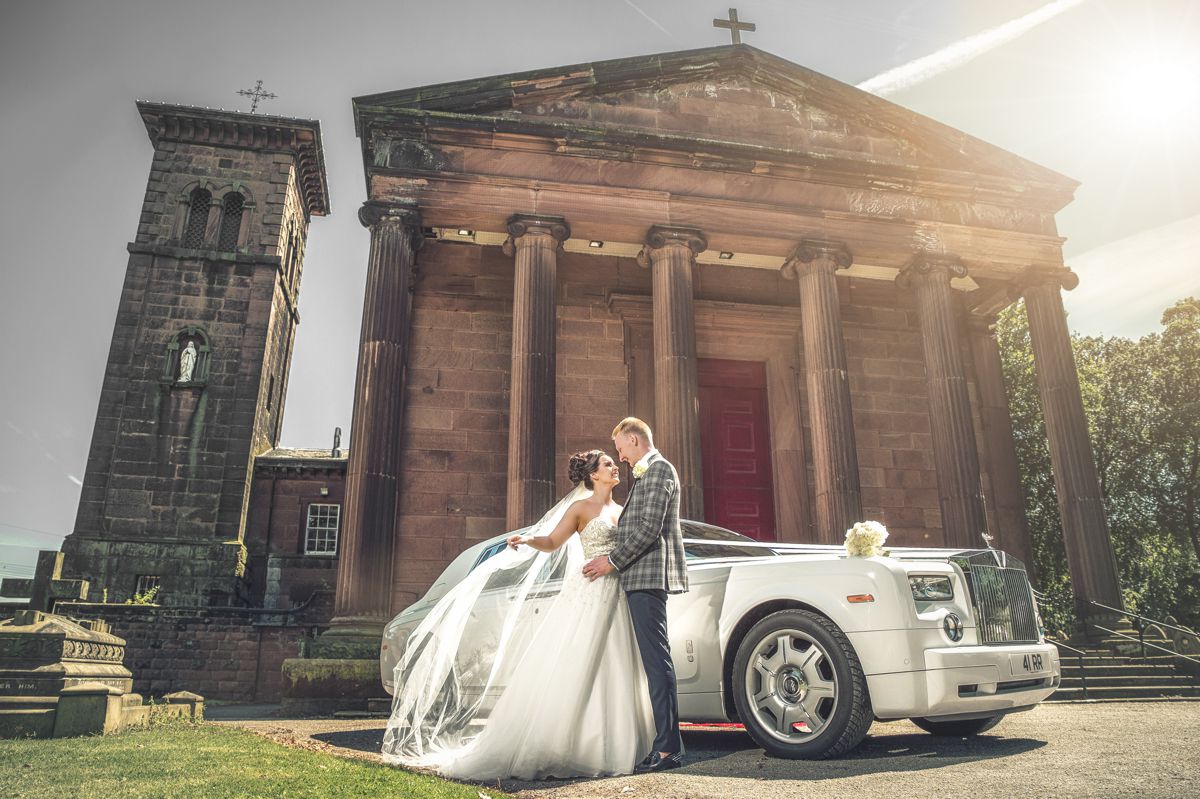 Stunning Liverpool Wedding Photography, Couple with Rolls Royce
