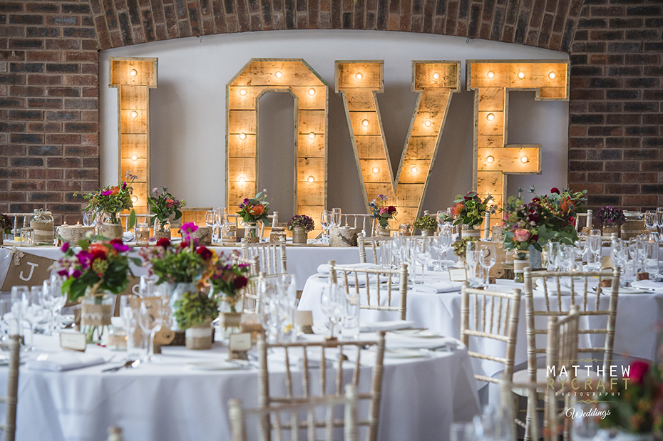 Love Sign Wedding