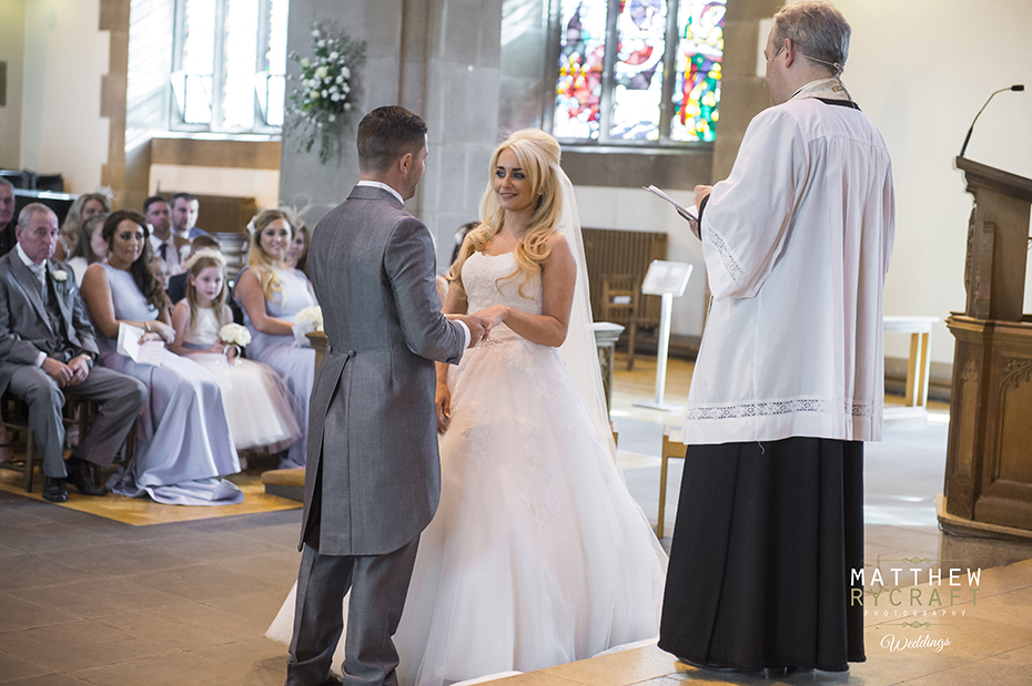 wedding-ceremony-in-church